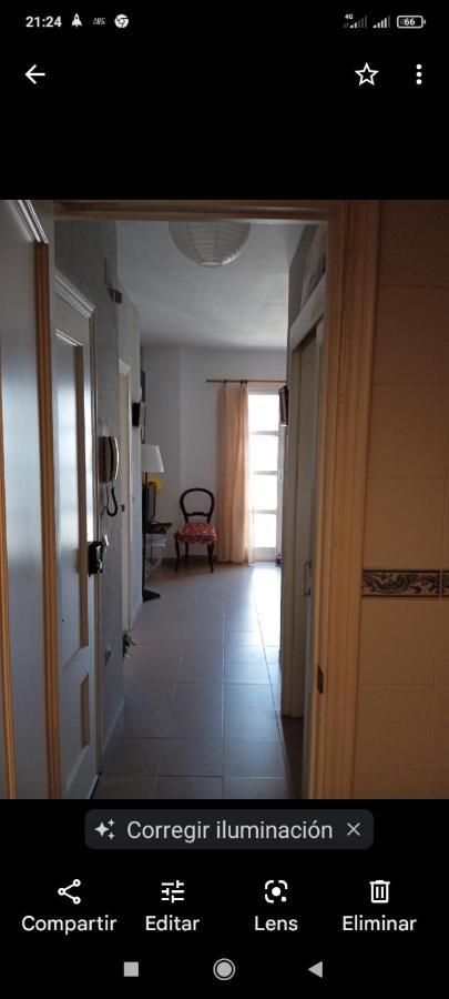 Apartamento Casco Antiguo Exterior Unico En Segunda Planta En Un Edificio De De Dos Plantas セビリア エクステリア 写真
