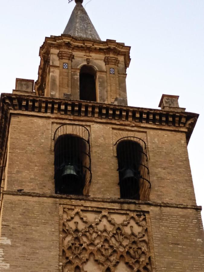 Apartamento Casco Antiguo Exterior Unico En Segunda Planta En Un Edificio De De Dos Plantas セビリア エクステリア 写真